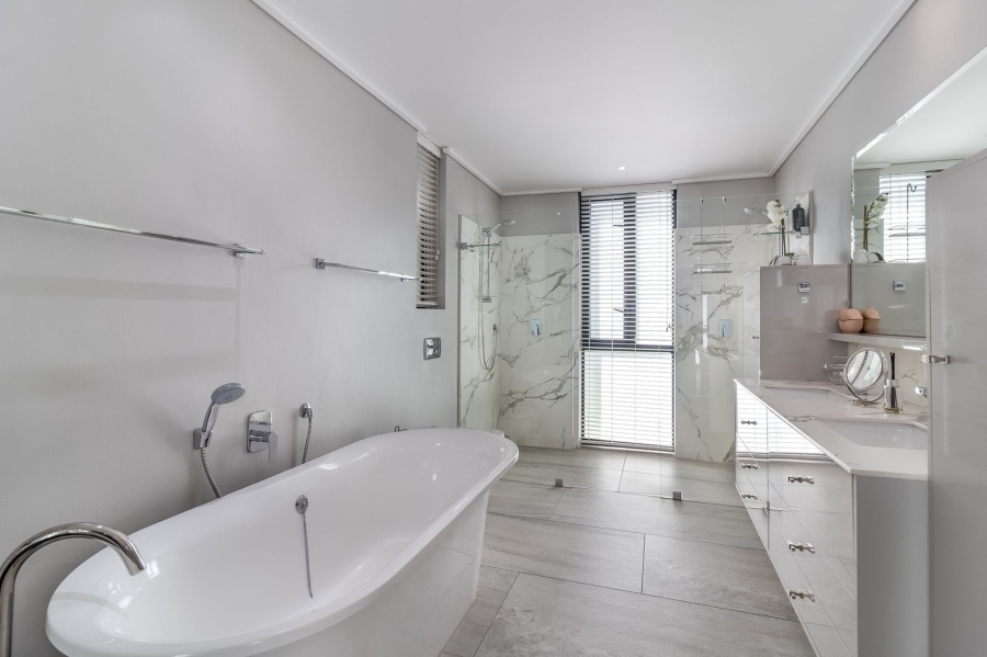 4 Bedroom Property for Sale in Pearl Valley at Val de Vie Western Cape